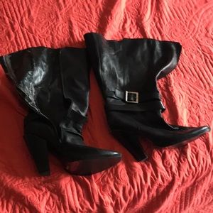 Ladies Jessica Simpson boots. EUC, peeling on the inside as shown.